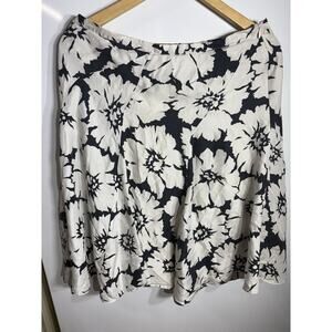 White house black market womens skirt 10 black white floral 100% silk classic
